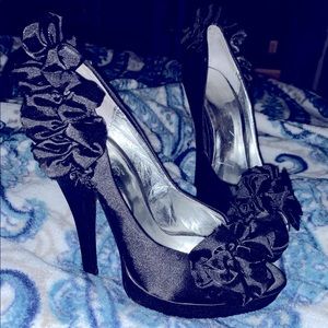 Black pumps, sexy black heels